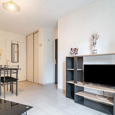 Le Laury Apartamento Le Luc Exterior foto